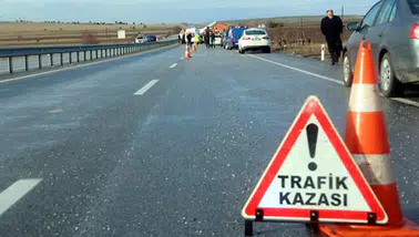 Antalya Kaş'ta otomobil devrildi : 3 yaralı