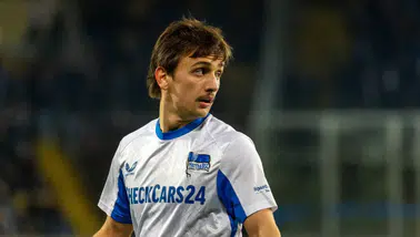 İstanbul Başakşehir, Michal Karbownik'i renklerine bağladı