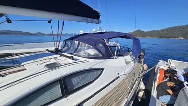 Fethiye açıklarında İtalya rotasındaki tekneye operasyon : 36 düzensiz göçmen yakalandı