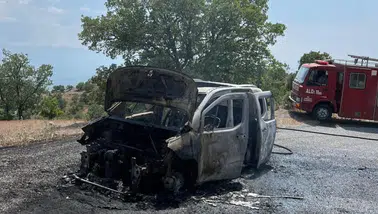 Manisa'da seyir halindeki kamyonette yangın