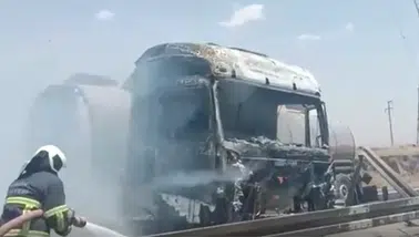 Mardin'de seyir halindeki tırda yangın çıktı : İtfaiye müdahale etti