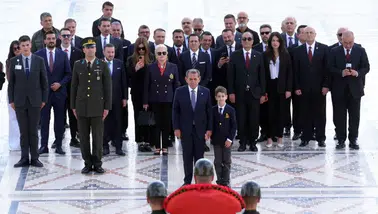 Galatasaray Başkanı Dursun Özbek Anıtkabir’i ziyaret etti