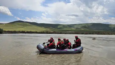 Aras Nehri'nde kayıp : Genç çoban gece gündüz aranıyor