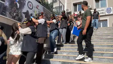 İstanbul'da eğlence mekanı operasyonu : 12 yabancı uyruklu kadın yakalandı