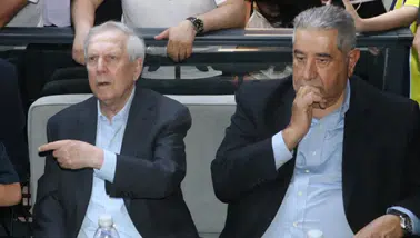 Fenerbahçe'de 7 yönetim kurulu üyesi istifa etti