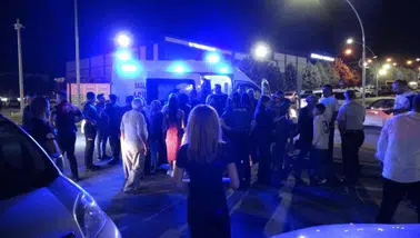 Malatya'da düğün halayında 'elini tuttun' kavgası : 3 yaralı