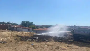 Edirne Keşan'da 1,5 saat içerisinde 5 yangın çıktı