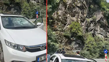 Rize'de otomobilin üzerine kaya düştü