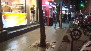 Küçükçekmece'de husumet kavgasında kan aktı : 1 yaralı