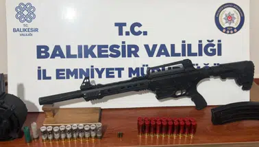 Biga'daki silahlı olayın şüphelisi Bandırma'da yakalandı : Araçtan ruhsatsız otomatik av tüfeği çıktı