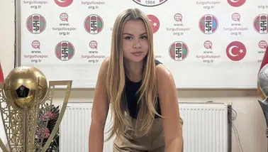Turgutluspor bir ilke imza attı ! 22 yaşındaki Zeynep Mestan ilk kadın teknik direktör oldu