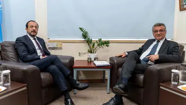 Kıbrıs'ta Tarihi Zirve: Erhürman ve Hristodulidis Ara Bölgede Bir Araya Geldi