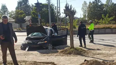 Van'daki Ölümlü Kazanın Güvenlik Kamerası Görüntüleri Ortaya Çıktı