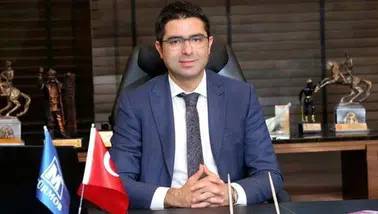 Emre Kartaloğlu kimdir ve ne iş yapmaktadır?