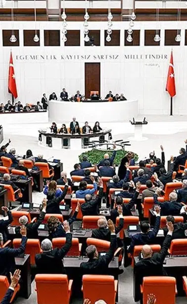 TBMM’de HSK gerilimi: CHP usulsüzlük gerekçesiyle salonu terk etti