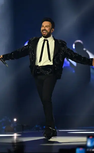 Tarkan İstanbul konser serisine başladı: 7 yıl sonra ilk sahne