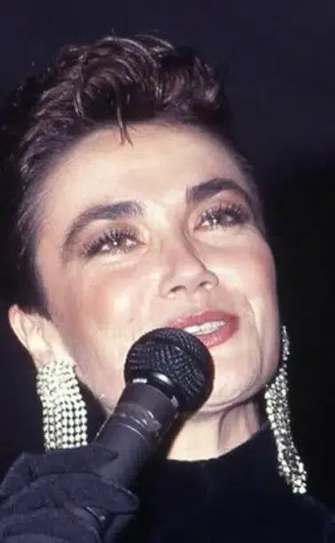 Nalan Altınörs Kimdir,  Hayatı ve Kariyeri Nasıldır? Türk Sanat Müziğinin Önemli İsimlerinden Biri