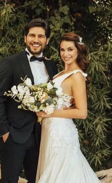 Mia klinika nedir ve kurucusu kimdir?