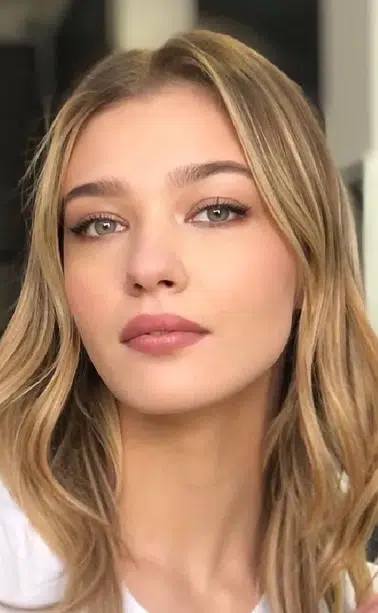 Melisa Döngel'in at çiftliğinde yaşadığı beklenmedik olay nedir?
