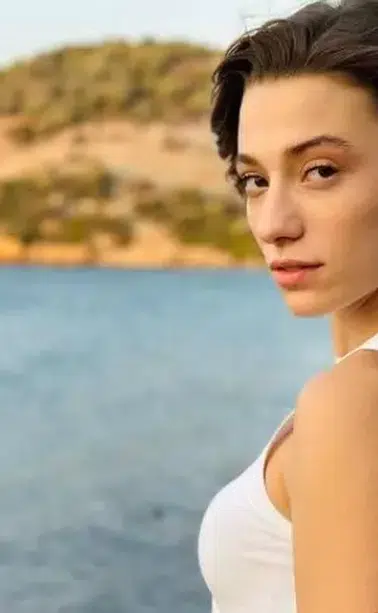 Yeraltı dizisinde Sultan karakterine hayat veren Sümeyye Aydoğan kimdir?