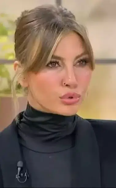 Çağla Şıkel'in Sağlıklı ve Pratik Çikolata Tarifi Nedir?