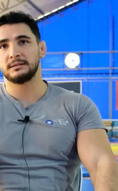 Mustafa Taş kimdir ve Türk yağlı güreşindeki başarıları nelerdir?