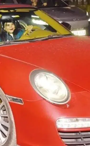 Feyza Civelek'in Lüks Arabasının Markası Ne?