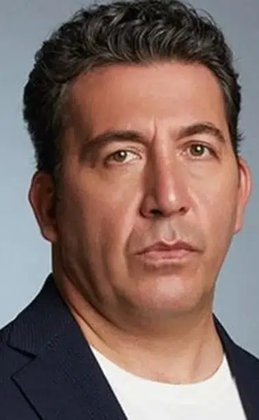 Emre Kınay kimdir, kaç yaşında ve nereli? Evli mi, çocuğu var mı?