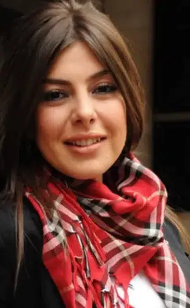 Çirkin dizisinde Hande karakterini canlandıran Gözde Kansu kimdir ve Hande'nin hikayesi nedir?