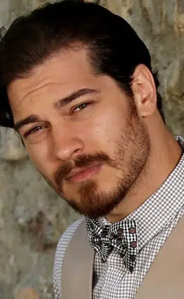 Çağatay Ulusoy kimdir, kaç yaşında ve nereli? Hangi projelerde yer aldı?