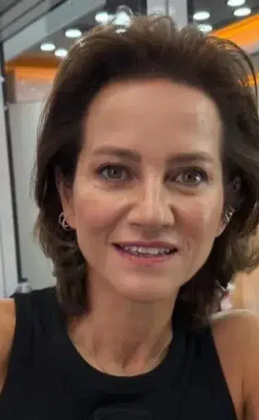 Merva Ulusoy Kimdir? Çirkin Dizisindeki Ebru Şifacı Karakterinin Hikayesi Nedir?