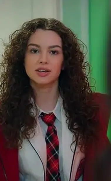 Su Burcu Yazgı Coşkun’dan kayalıklar üzerinde yeni pozlar