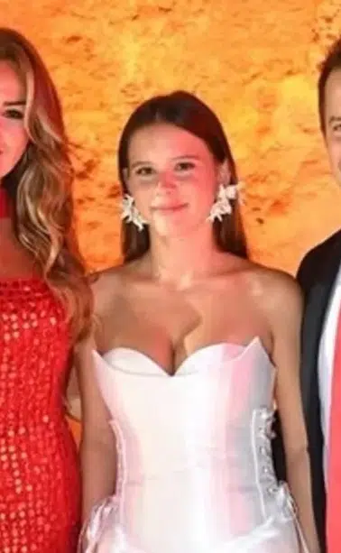Pınar Altuğ’un kızı Su Atacan güzelliği ile hayran bıraktı