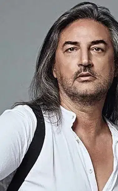 Çelik sokak sokak gezip çöpten kağıt topladı! O anları bu sözlerle paylaştı