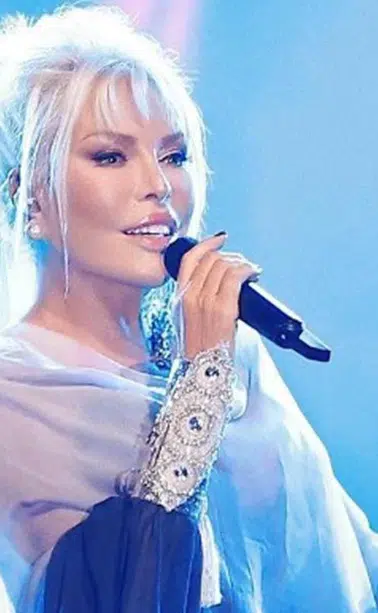Ajda Pekkan, dijital haklar davasını kazandı : Müzik şirketlerinin albüm yayını yasaklandı
