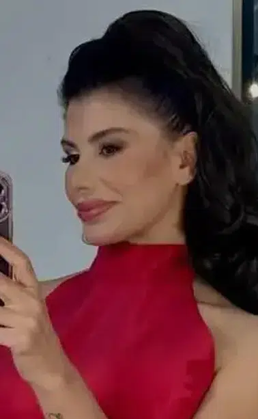 Şarkıcı Hatice, ev temizliği anlarını sosyal medyada paylaştı