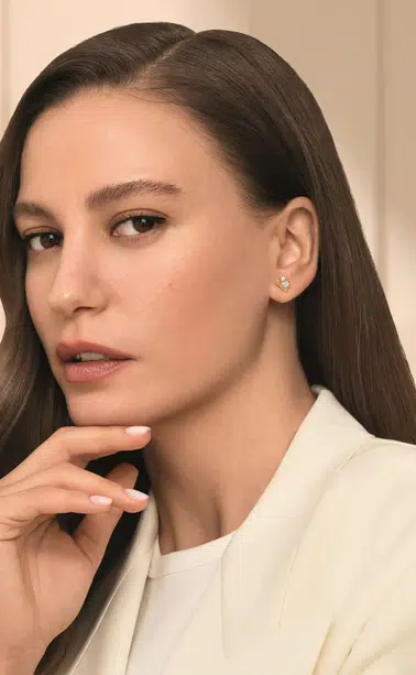 Serenay Sarıkaya'nın katıldığı Paris Moda Haftası'nda neler yaşandı?