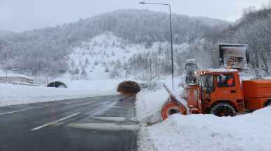 Bolu Dağı Tüneli kesiminde Ankara yönüne ulaşım kontrollü sağlanıyor
