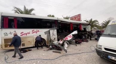 Denizli'de korkunç kaza: Yolcu otobüsü tırla çarpıştı! 1 ölü, 20 yaralı