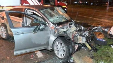 Kartal'da feci kaza! İşçi servisi ile otomobil çarpıştı: 7 yaralı