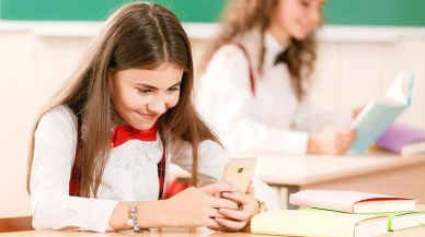 Okullarda cep telefonu yasaklanıyor!