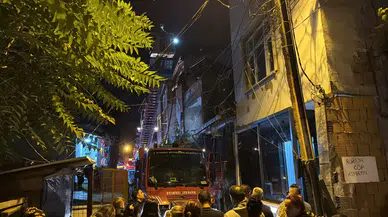 Şişli'de çatı katında yangın paniği!