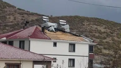 Bingöl’de şiddetli rüzgar ve fırtına ev ve ahırlara zarar verdi