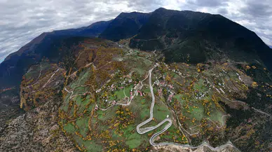 Zigana Dağı’nda sonbahar büyüsü: Tarihi İpek Yolu renk cümbüşüne büründü