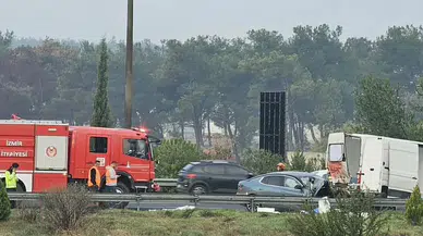 İzmir Buca’da otoyolda zincirleme kaza: 1 ölü 3 yaralı