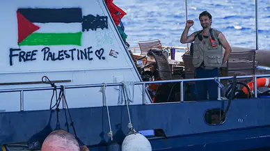 Sumud Filosu'ndan alıkonulan aktivistler sınır dışı edilmek üzere İsrail'e götürülüyor!