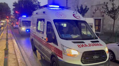 Edirne'de motosiklet refüje çarptı: 2 yaralı