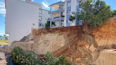 Serik’te inşaat kazı alanında ikinci toprak kayması: Ev tahliye edildi, inşaat durduruldu