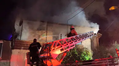 Kütahya'da ahşap evde yangın