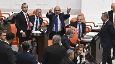 Turhan Çömez kimdir?